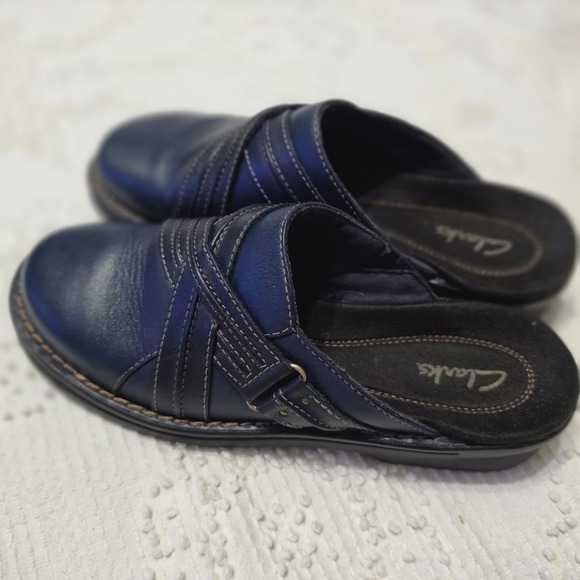 Clarks Shoes - Clarks Navy Leather Clogs Mules Women's Size 7M Slip On Comfort Shoes